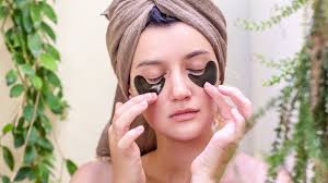 Caring for Dark Eyelids